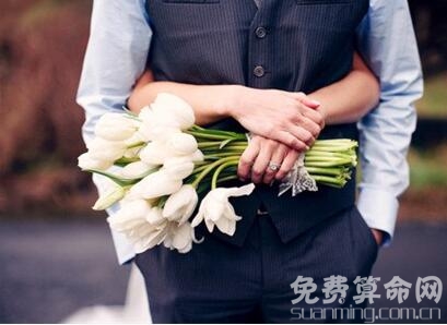 哪种星座血型女的婚姻最不幸，A型血巨蟹女生在感情上易被骗
